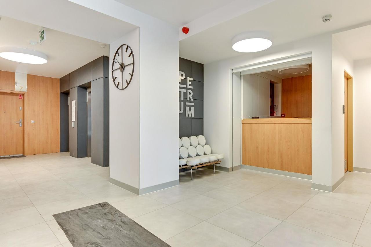Apartament Nadmorskie Spektrum & Parking Gdańsk Exteriör bild