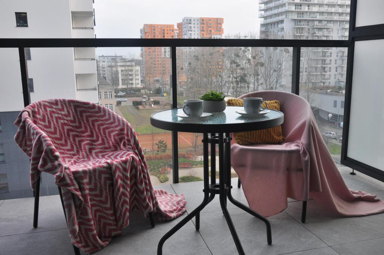 Apartament Nadmorskie Spektrum & Parking Gdańsk Exteriör bild